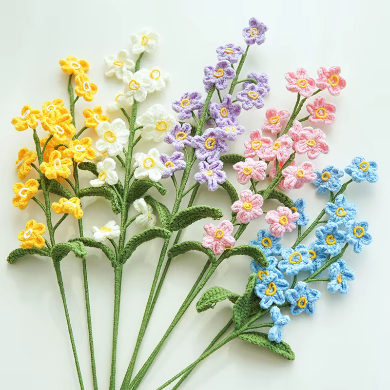 N'oubliez pas, la combinaison créative de quets tissés finis avec des fleurs découpées est un cadeau pur fait à la main