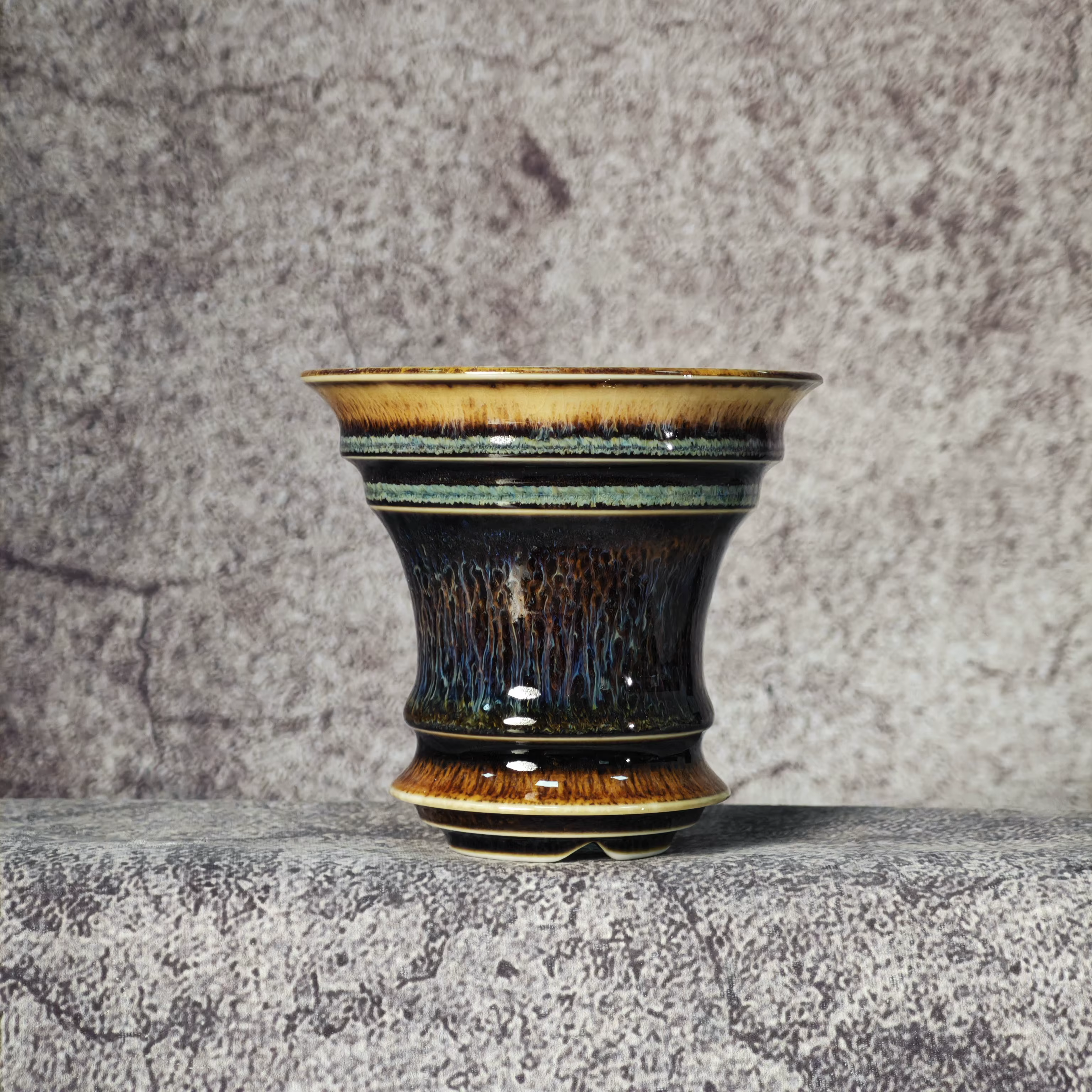 Petit pot à plantes en céramique fait main
