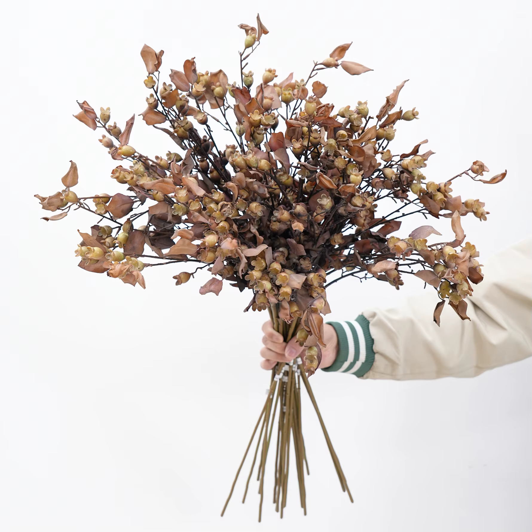 Branche de plante artificielle de baies brunes