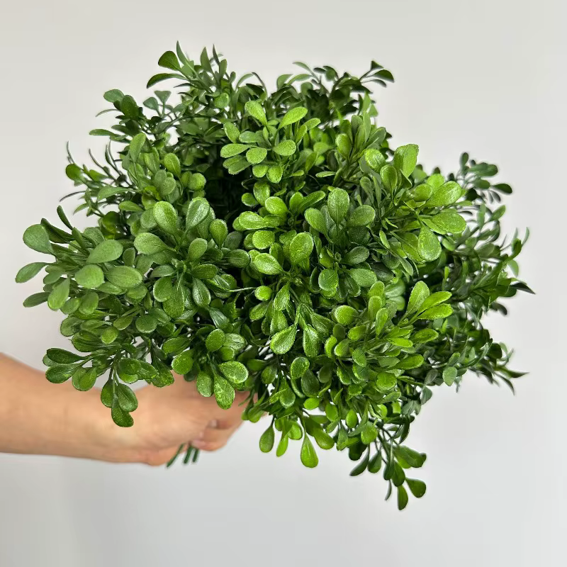 8 pièces de bouquets d'eucalyptus artificiels en plastique