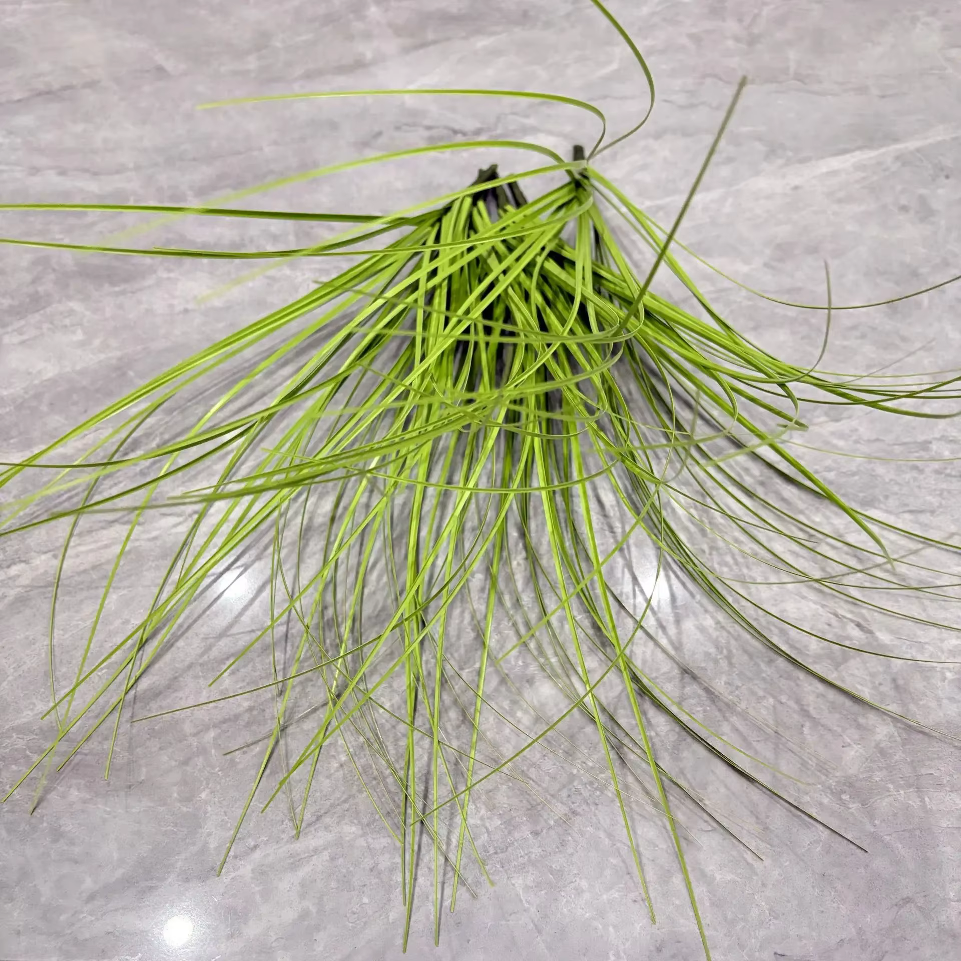 14 plantes artificielles en résine de 35 cm