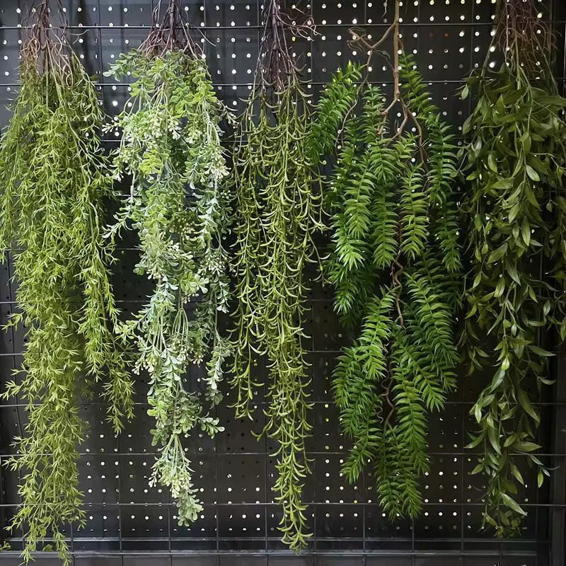 Plante verte artificielle en rotin à suspendre