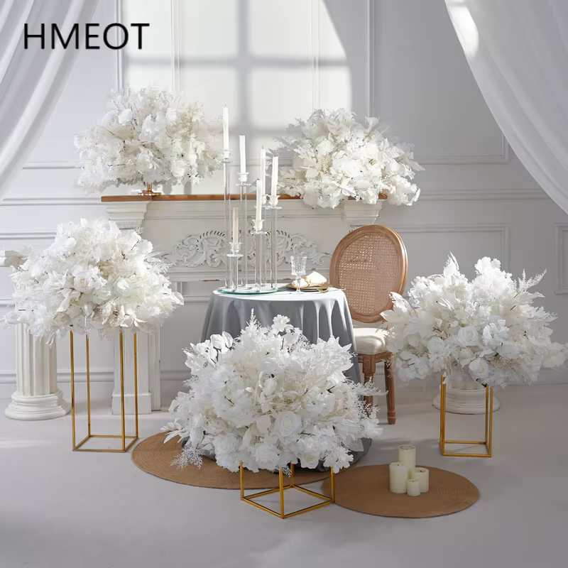 Boule de fleur d'herbe de brume de Rose blanche-neige