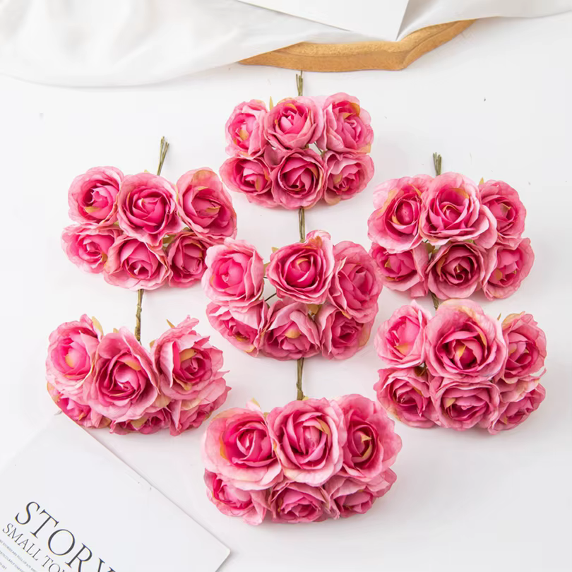 Couronnes de Noël en fleurs artificielles en soie pas chères