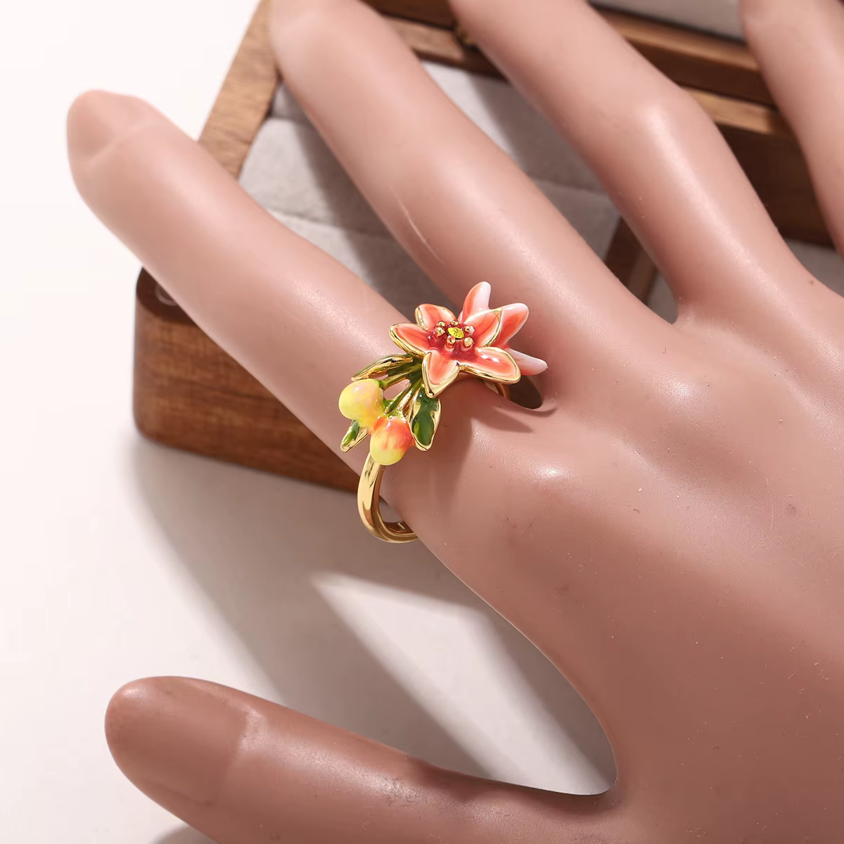 Bague Fleur de Hawthorne Émaillée Rose Plaqué Or 18K pour Femme, Bijou Vintage Tendance