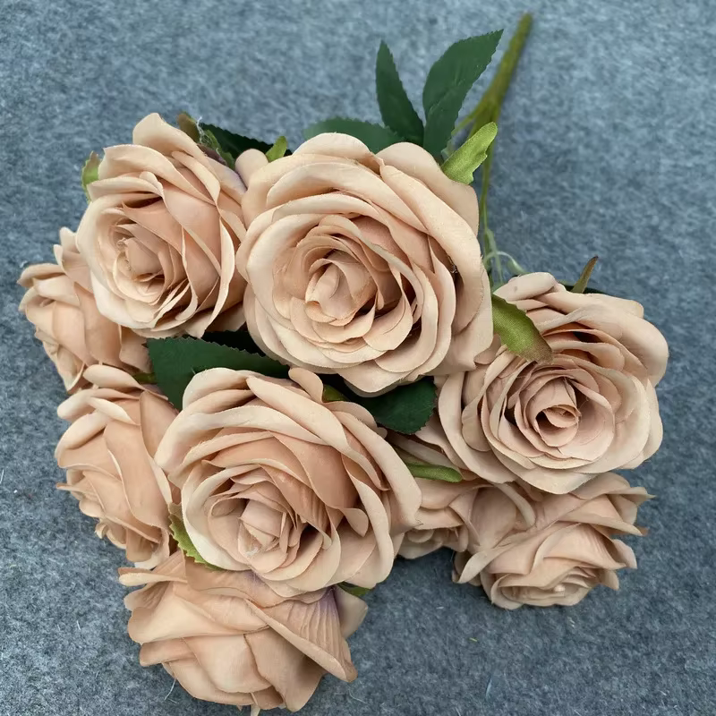 Bouquet de roses artificielles à 9 têtes