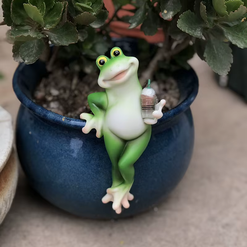 Figurine de grenouille pour suspendre aux plantes