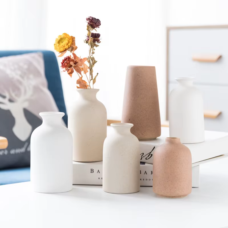 Vase à fleurs en céramique rétro