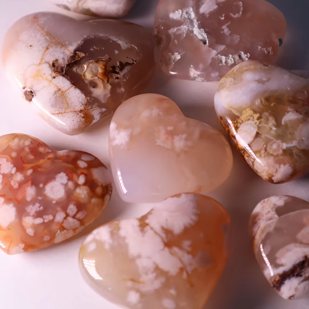 1 pièce de pierre de palmier en forme de cœur en agate fleurie, ornements quotidiens de couleur claire, cadeaux de vacances et d'anniversaire
