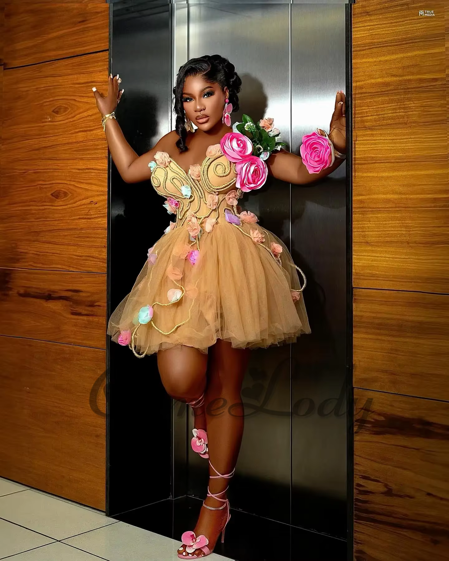 Robe de cocktail Comelody avec fleurs 3D attrayantes, sans manches, col en V, mini-robe de soirée, Vestido De Fiesta, robes de bal personnalisées