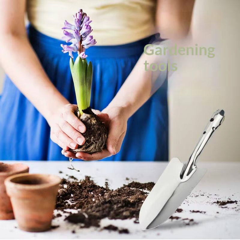 Outil de jardinage pour la plantation de plantes en pot