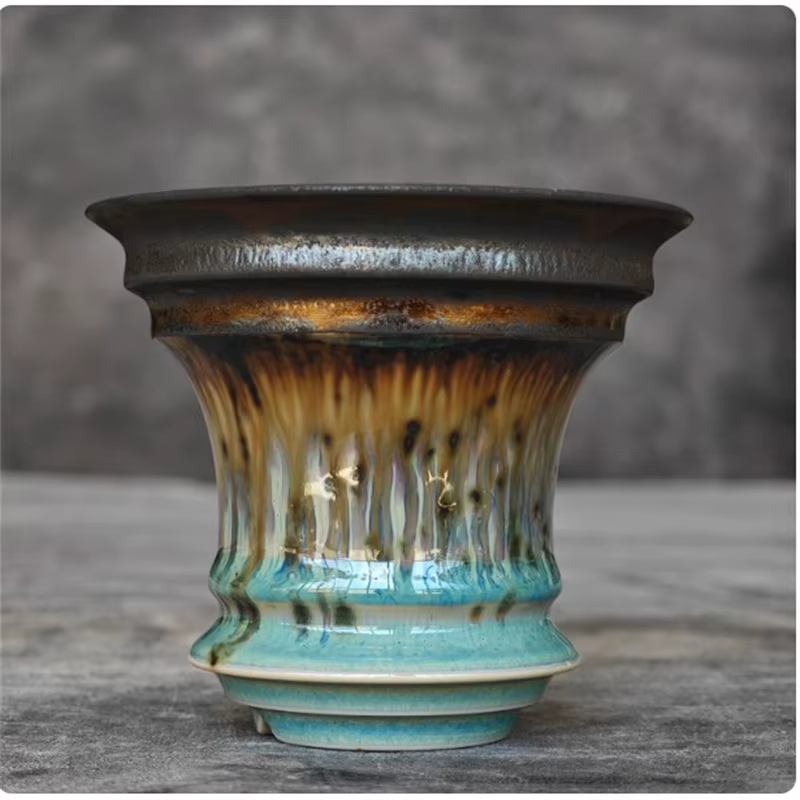 Pot en porcelaine émaillée coloré pour plantes grimpantes