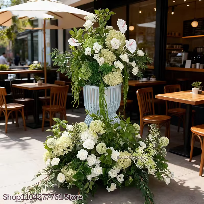 Décor de mariage, rangée de fleurs