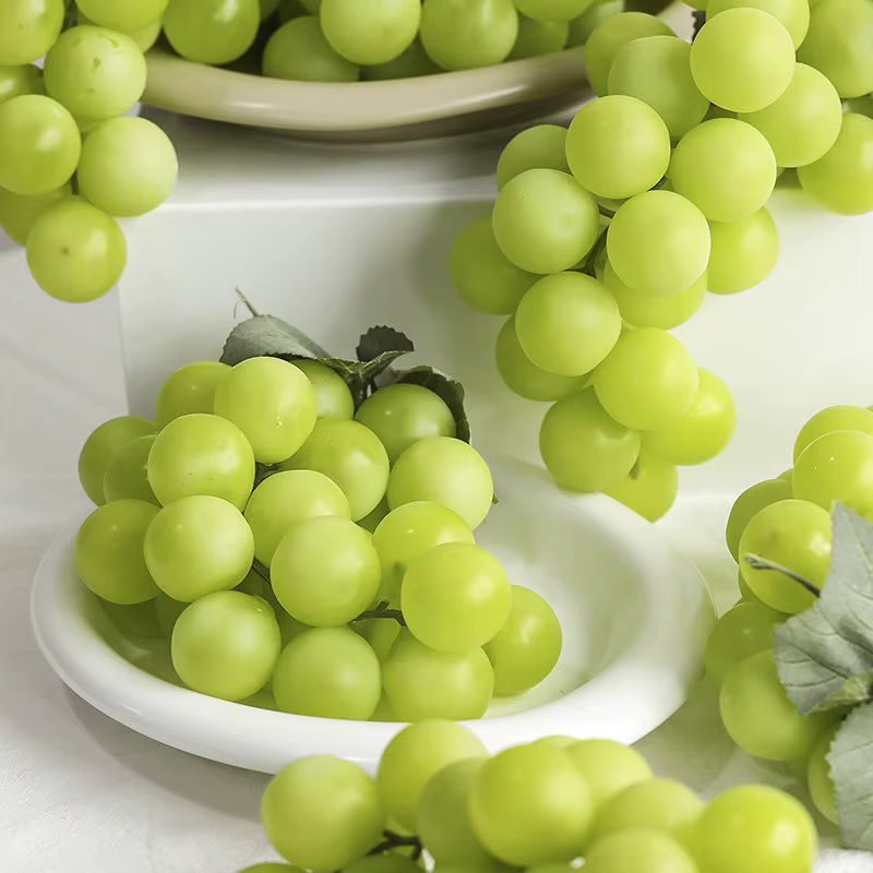 Modèle de raisin vert réaliste Qingwang