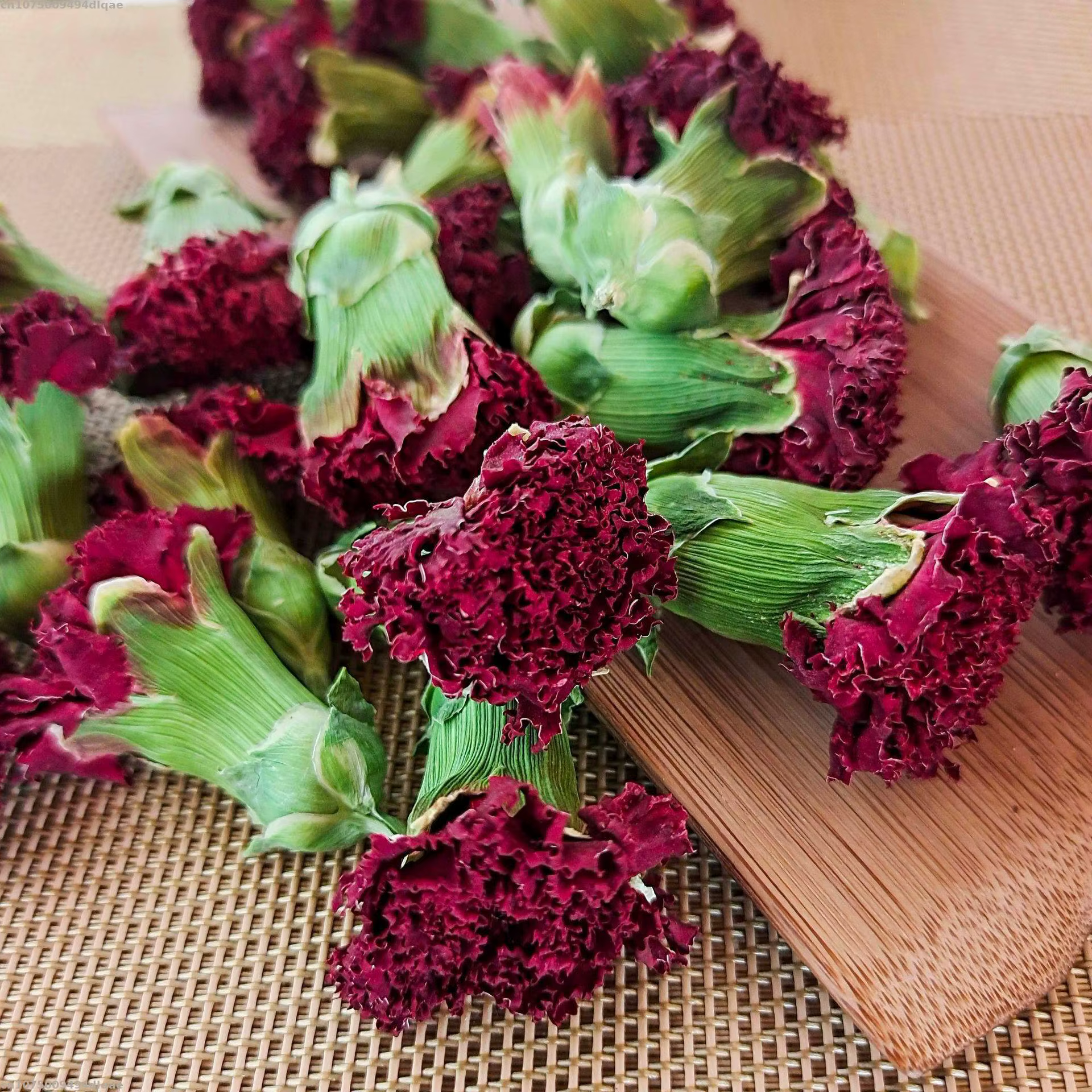 Fleurs séchées d'œillet rouge naturel pour la décoration intérieure