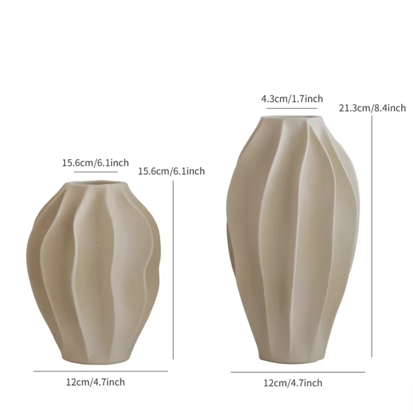 Vase en céramique beige au design haut de gamme et au style luxueux