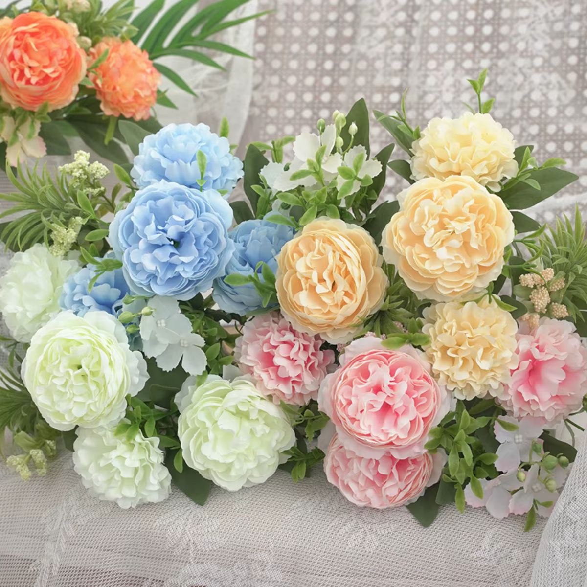 Fleurs artificielles en forme de bulbes