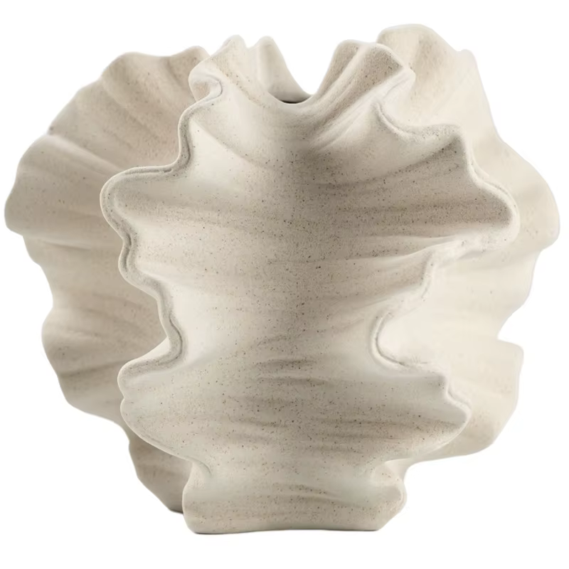 Vase en céramique à motifs géométriques ondulés