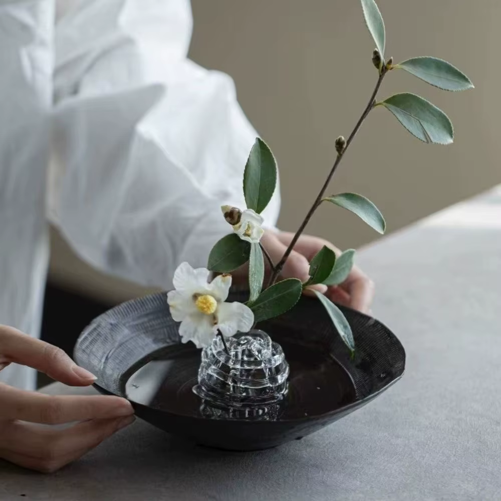 Vase en verre transparent