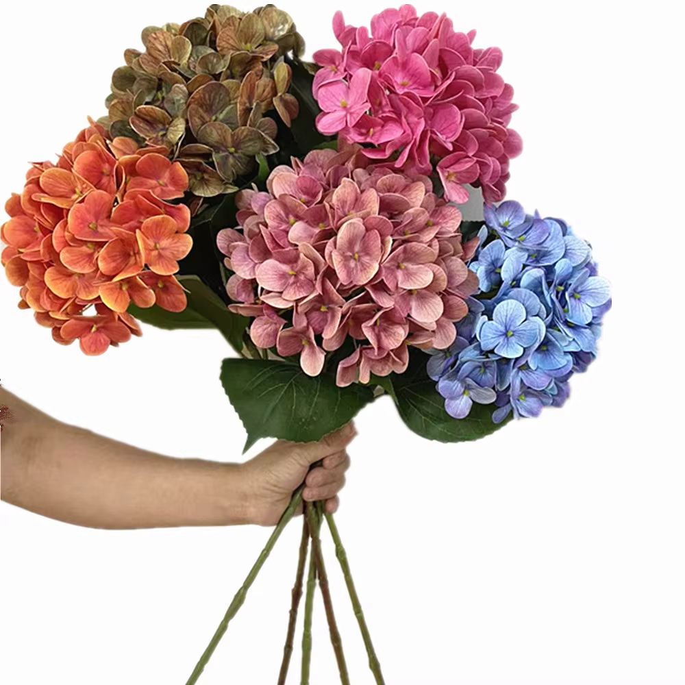 Une grande branche de fleur d'hortensia artificielle
