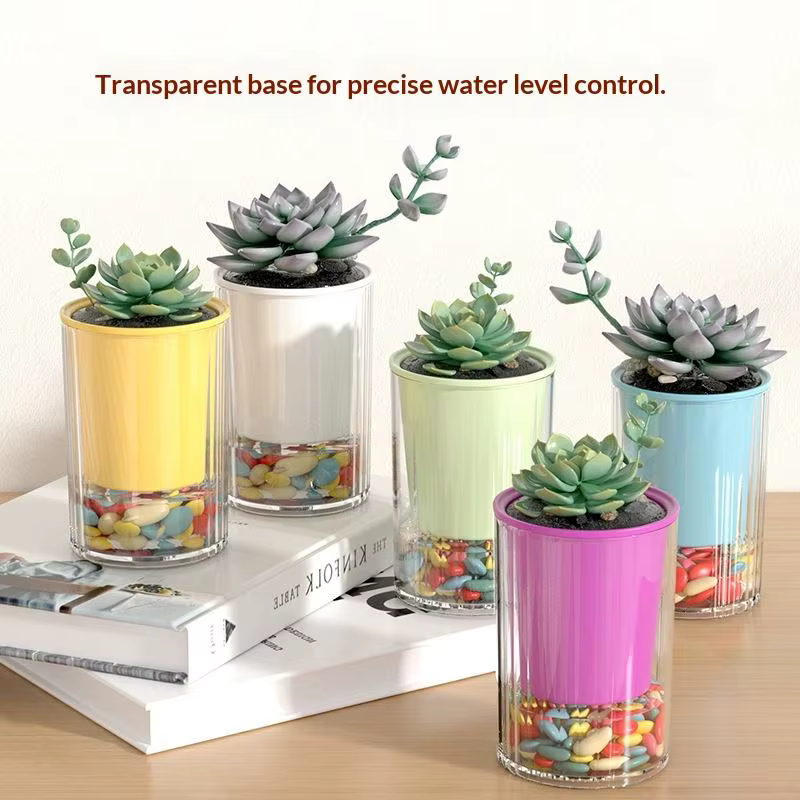 Pot auto-arrosant avec trou de drainage