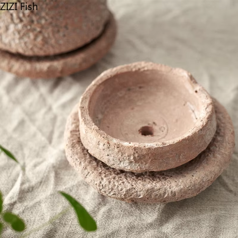 Pot de fleur en céramique fait à la main avec base