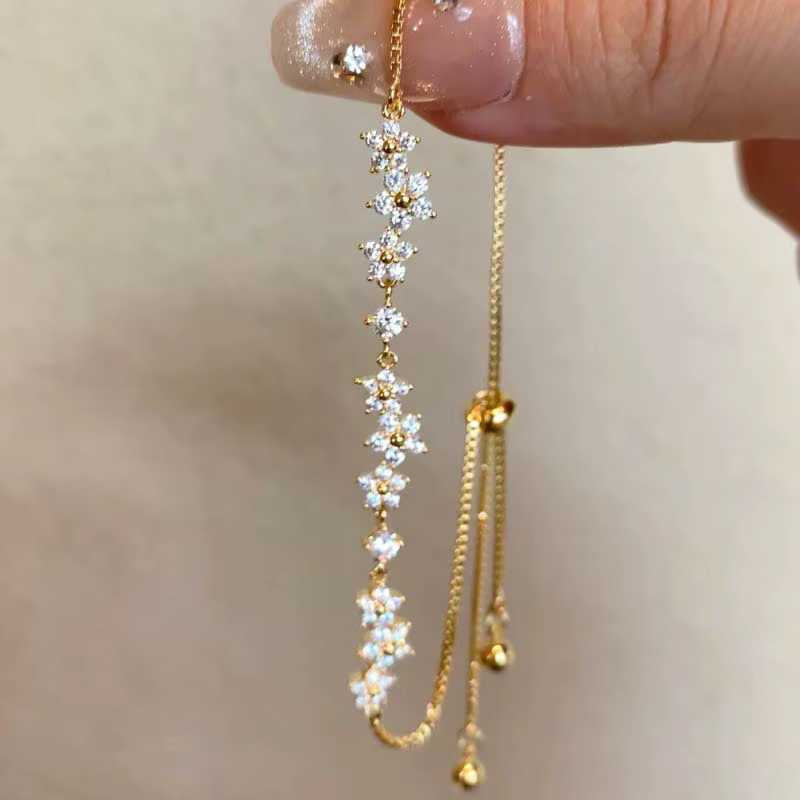 Bracelets de luxe en forme de fleur de Zircon brillant pour femmes, exquis, en métal et cristal, réglables, bijoux cadeaux de mariage