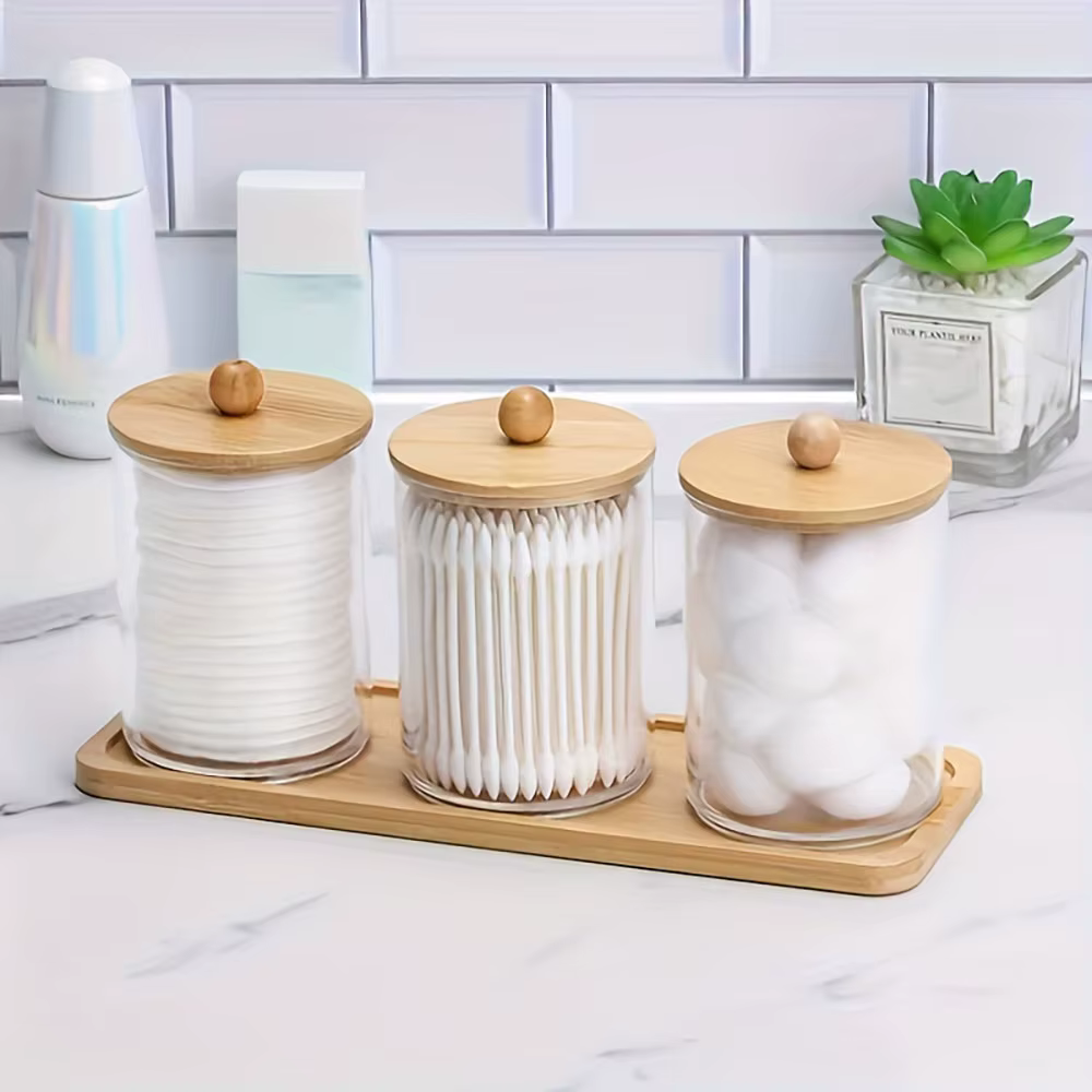Support en bambou avec 1 plateau de commode, figurines d'apothicaire avec couvercle en bambou, récipient de salle de bain transparent, 3 écouvillons, boules, tampons, ensemble de 4 pièces