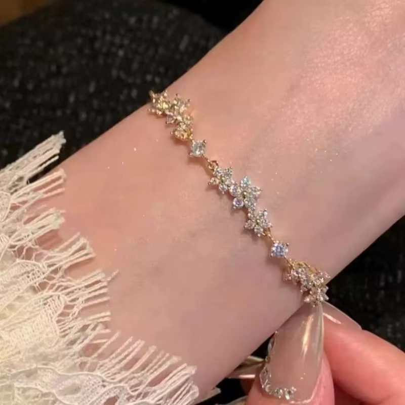 Bracelets de luxe en Zircon pour femmes, brillants et élégants, à fleurs, en métal et cristal, réglables, bijoux cadeaux de mariage