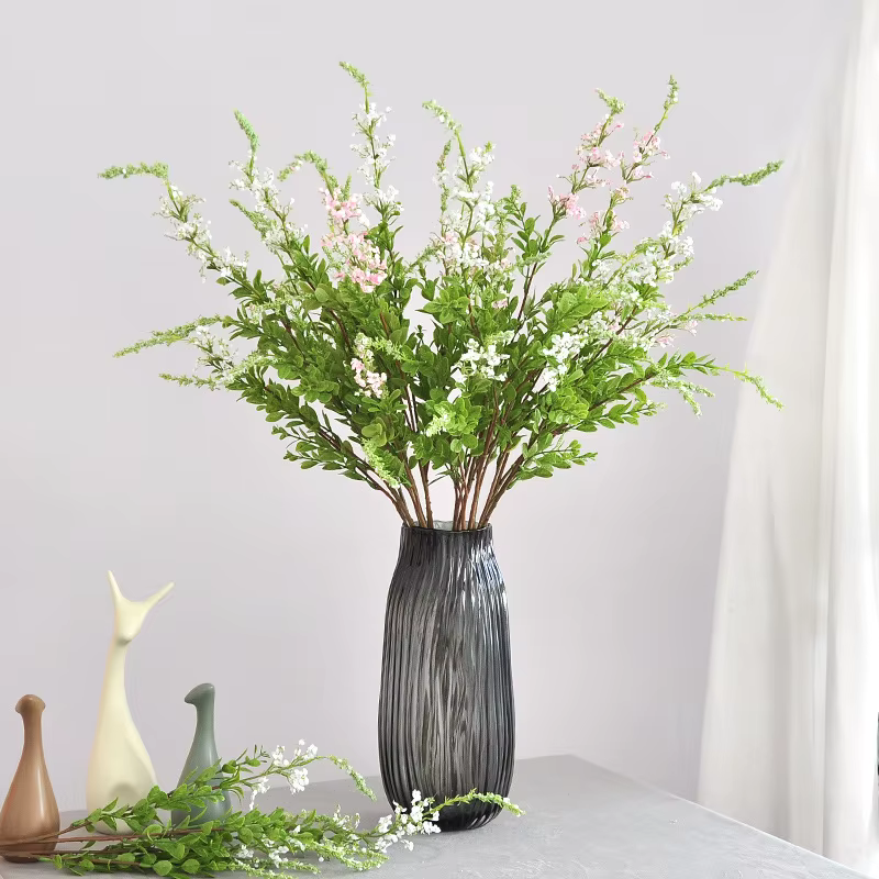 Plante verte artificielle de sauge