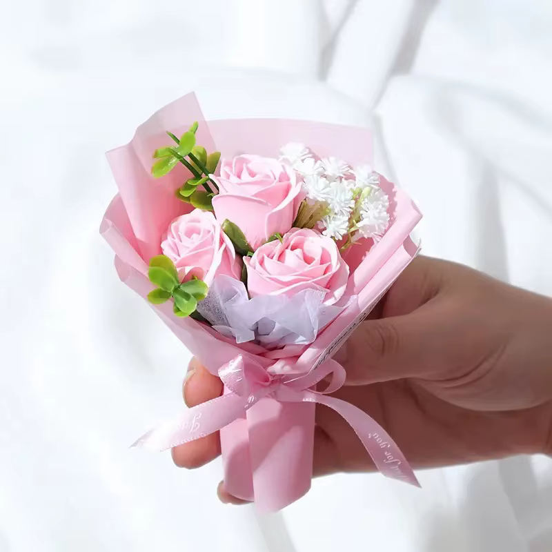 1 mini bouquet de roses