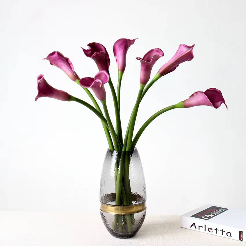 Fleur artificielle de lys calla