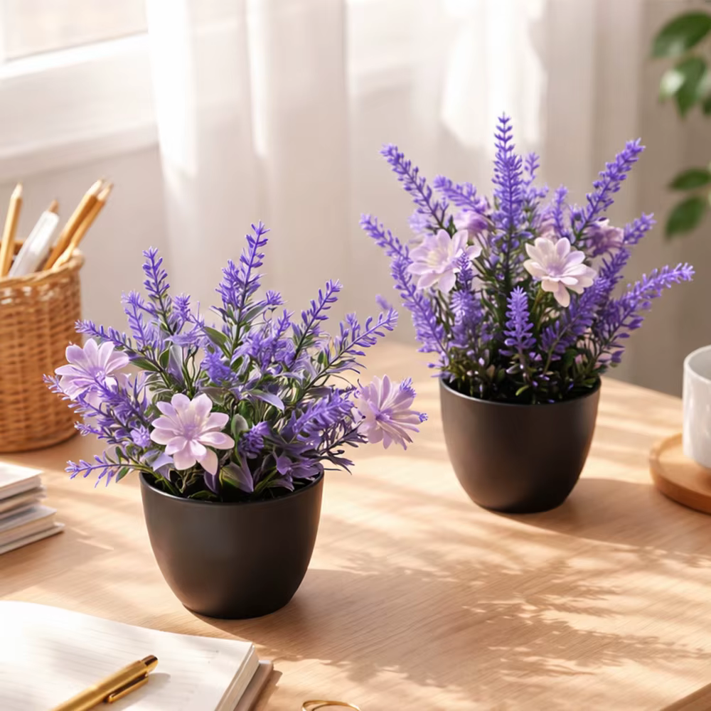 Plantes artificielles de lavande en pot