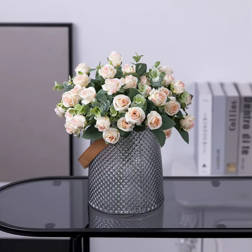 Fleurs artificielles Vase Maison Chambre Decorat Jardin En Plein Air Festival Feuilles D'eucalyptus Faux Plantes Mariage Brial Soie Roses Bouquet