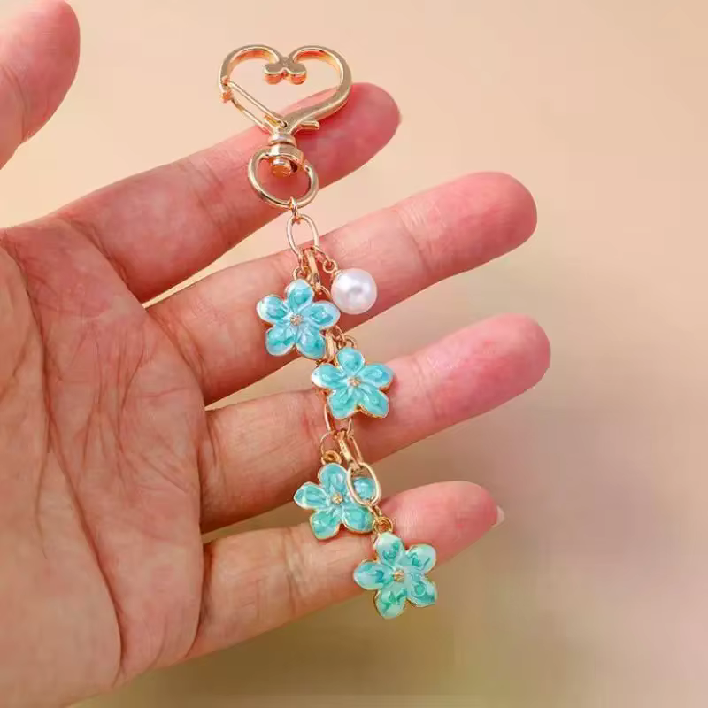 Porte-clés Fleur en Émail et Perle Mignonne - Pendentif Végétal pour Sac à Main Femme Fille, Décoration DIY, Bijoux Faits Main, Cadeaux