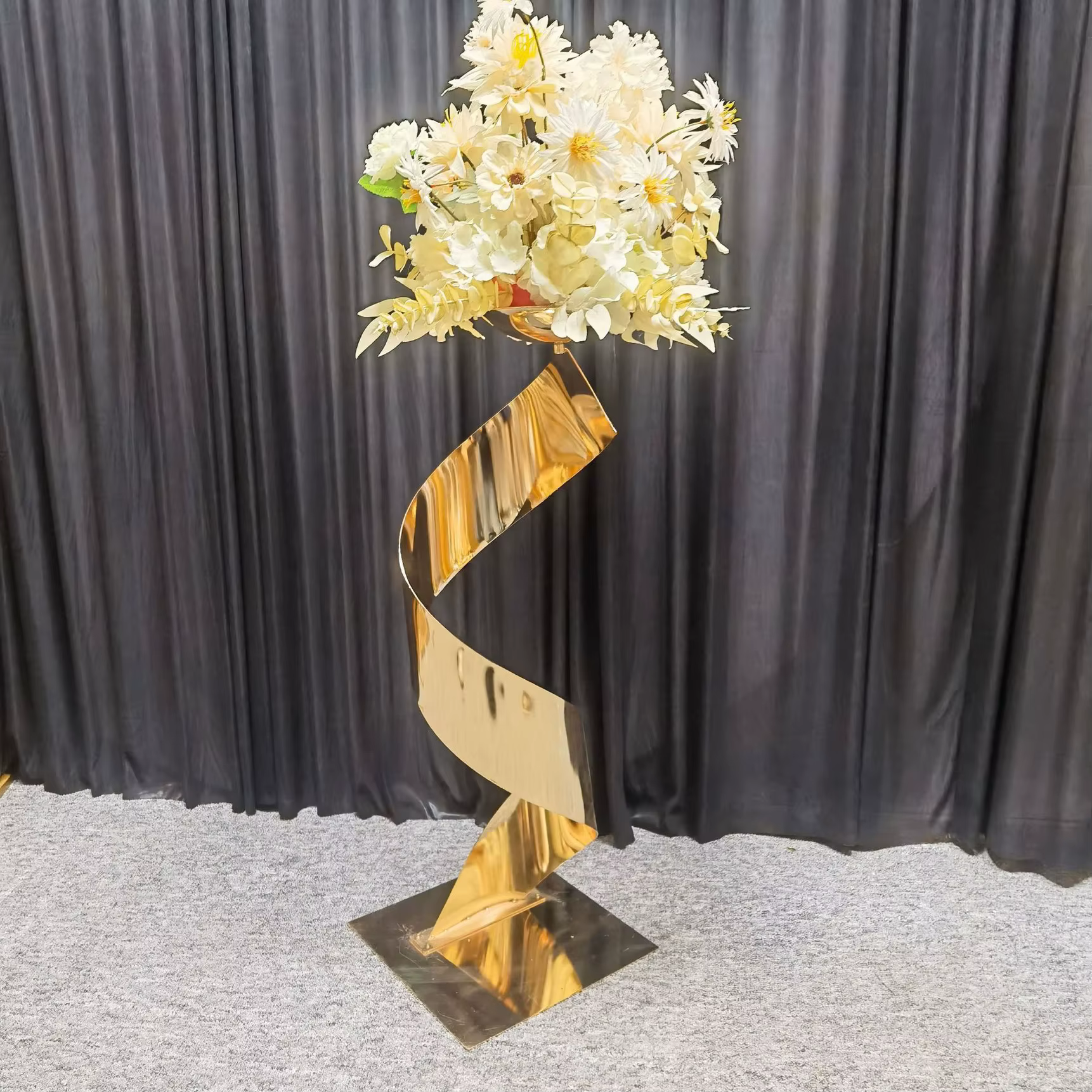 Support de fleurs doré pour centre de Table de mariage