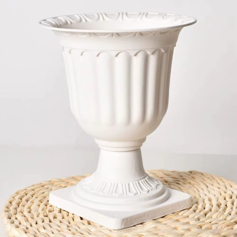 Mini pot de fleurs en plastique