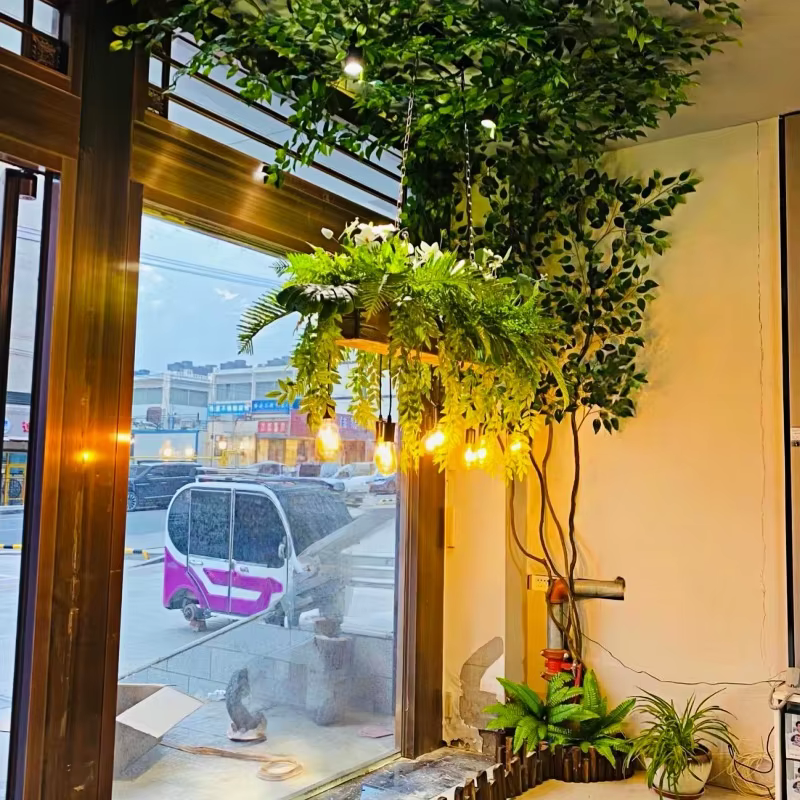 Luminaire suspendu en forme de plante verte