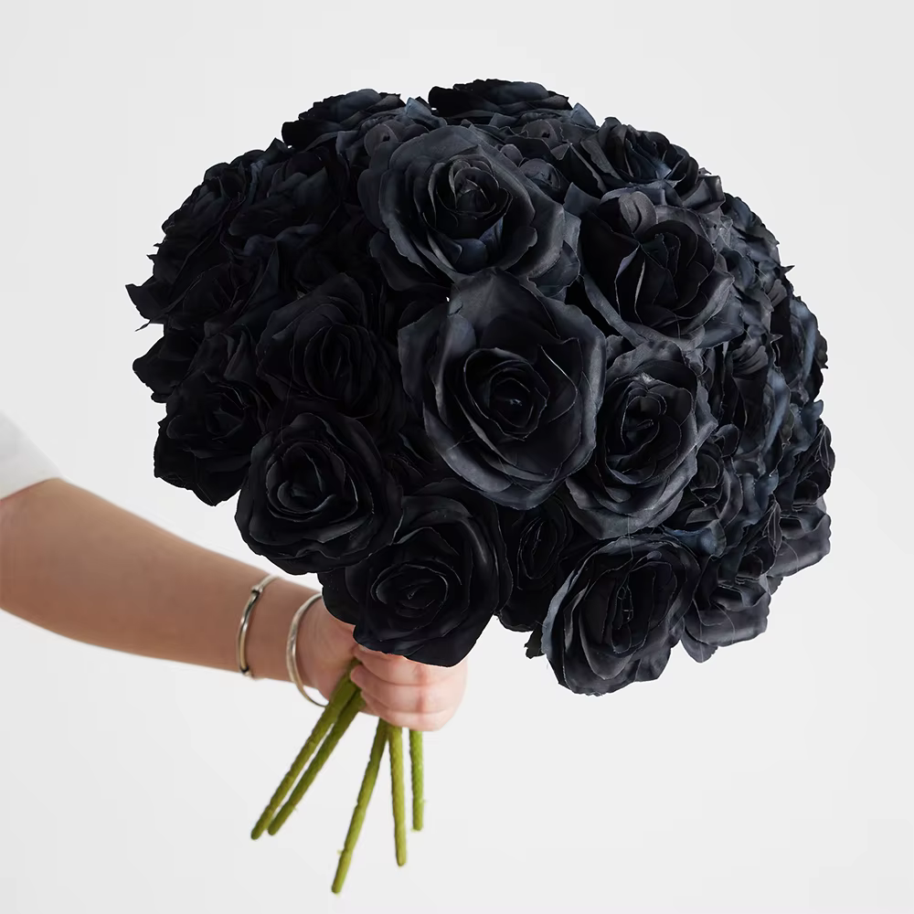 Rose artificielle gothique en soie noire