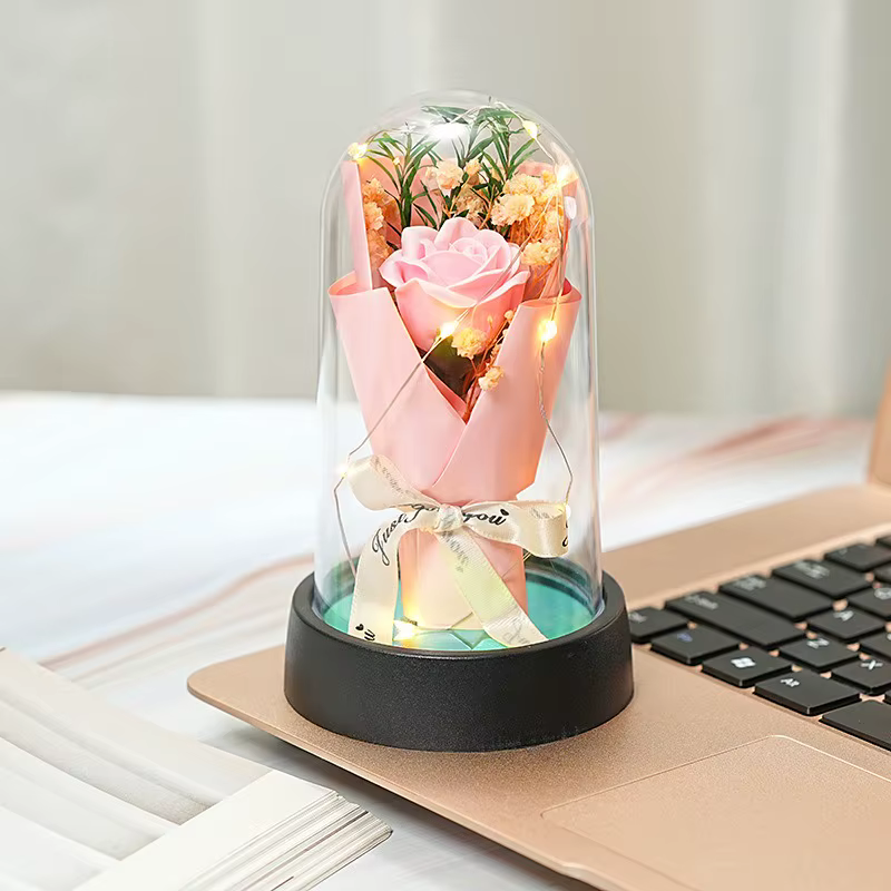 Bouquet de roses éternelles en forme de dôme en verre LED