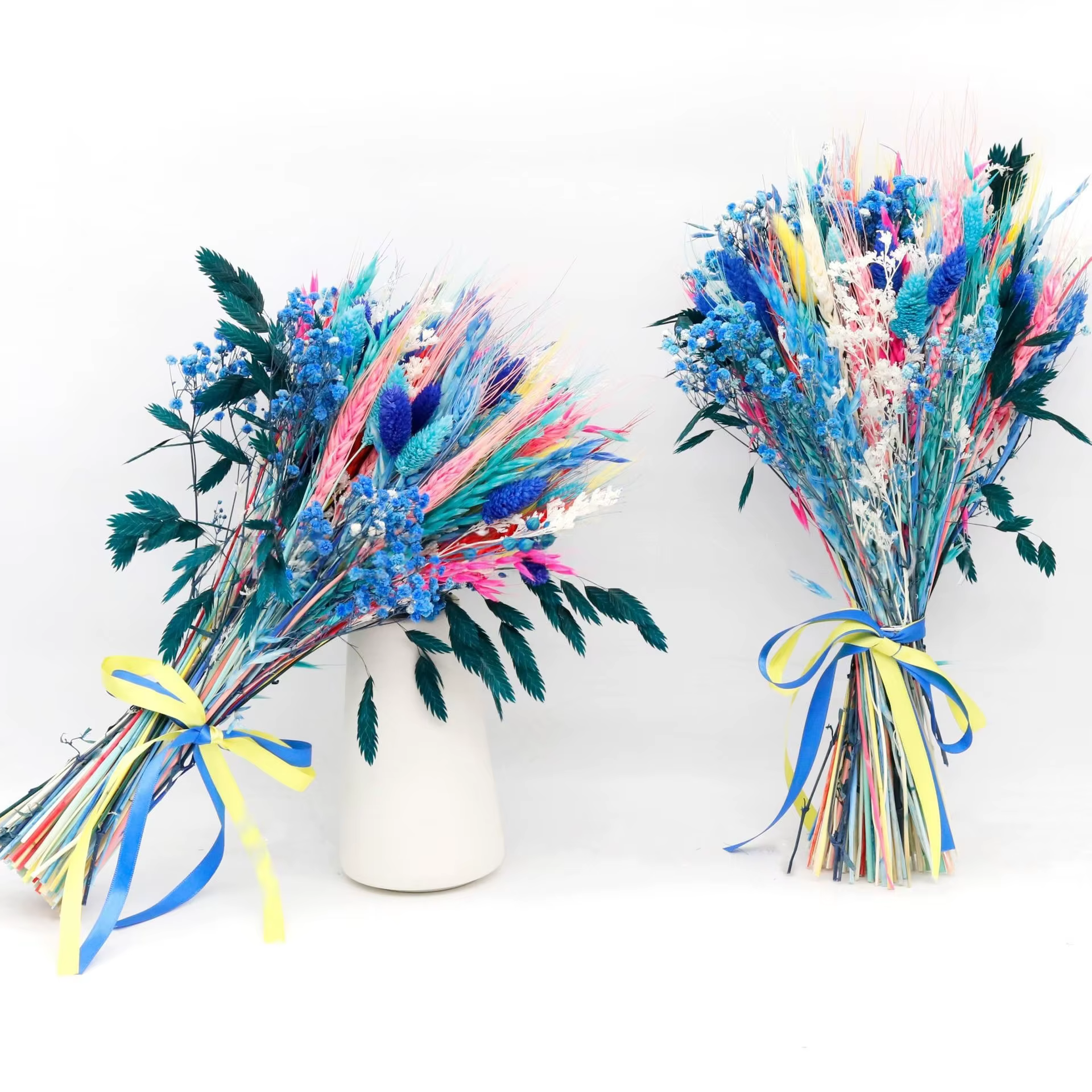 Bouquet de fleurs séchées de pampa colorées à faire soi-même pour mariages