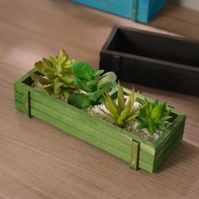 Pot jardinière décoratif en bois