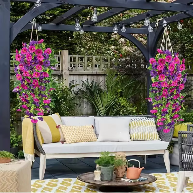 Fleurs artificielles suspendues