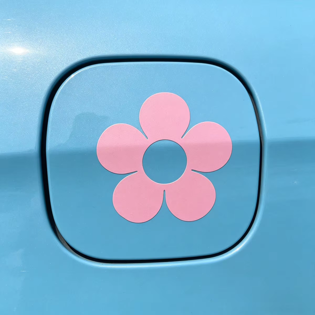 Autocollant floral pour bouchon de réservoir de carburant, autocollant mignon et simple en forme de fleur pour tous les modèles de voitures