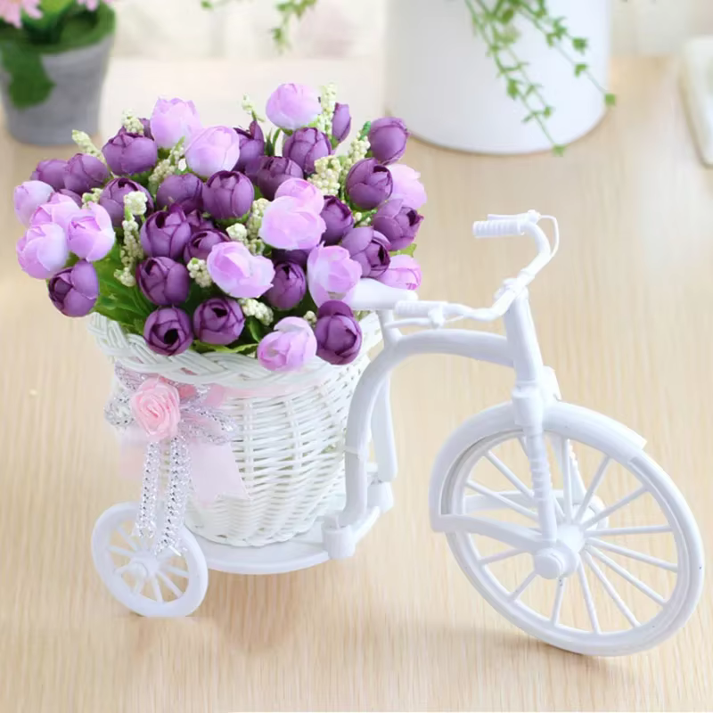 Fleurs artificielles Roses en soie rotin vélo Vase en plastique