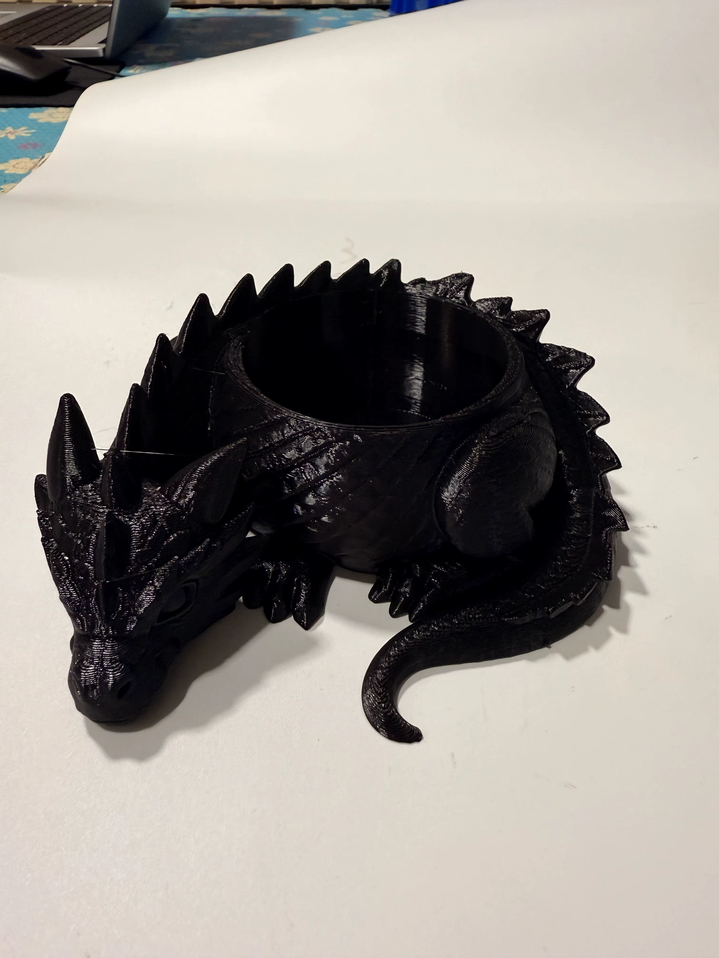 Pot de fleurs tête de dragon imprimé en 3D
