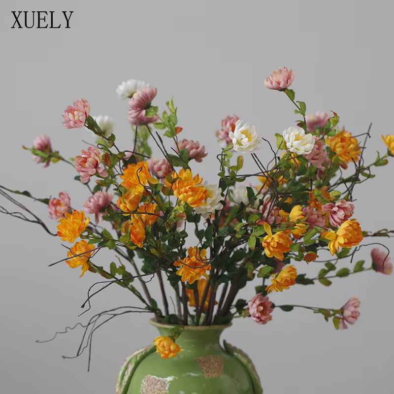 Fleurs de marguerite de soie de chrysanthème rétro