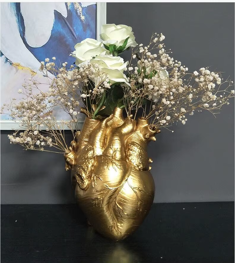 Vase à fleurs en forme de cœur anatomique