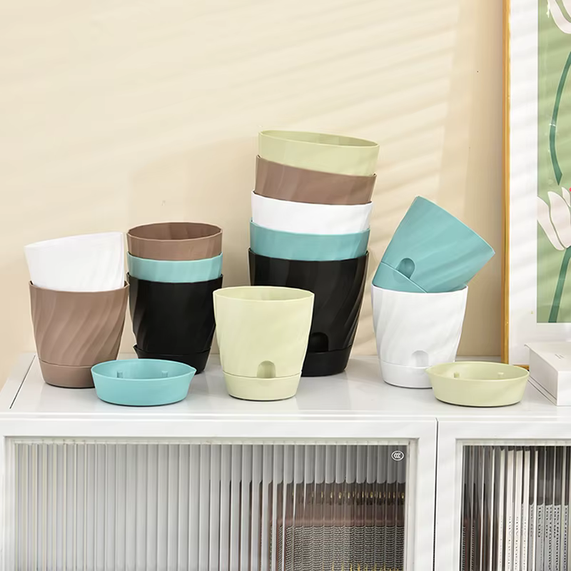 Pots de fleurs en plastique pour balcon