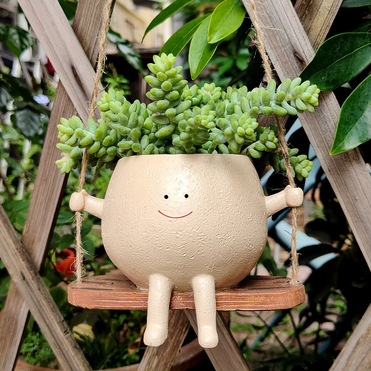 Pot de jardinière suspendu en résine